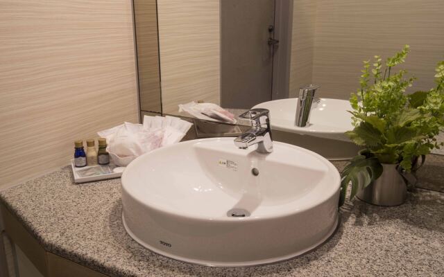 Reftel Osaka Itami Airport Hotel