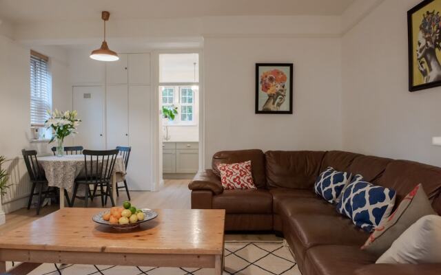Bright Two Bedroom Ground Floor Apartment