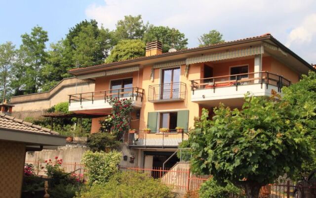 Apartment Angela Luino