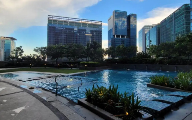 Staycations Up Above 13 at Bgc