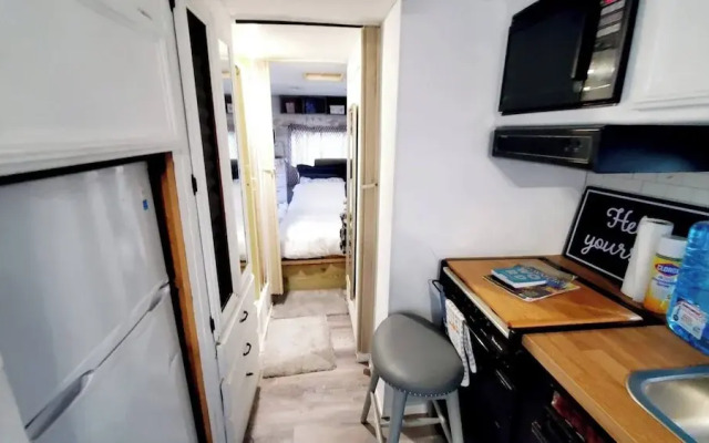 Camper Apt DE Sleeps 3