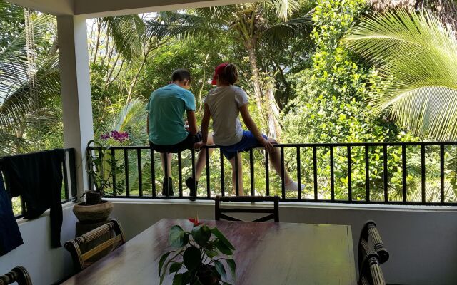 Riverside Homestay Apartments