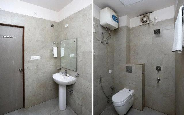 Hotel RP Grand Titanium by OYO Rooms