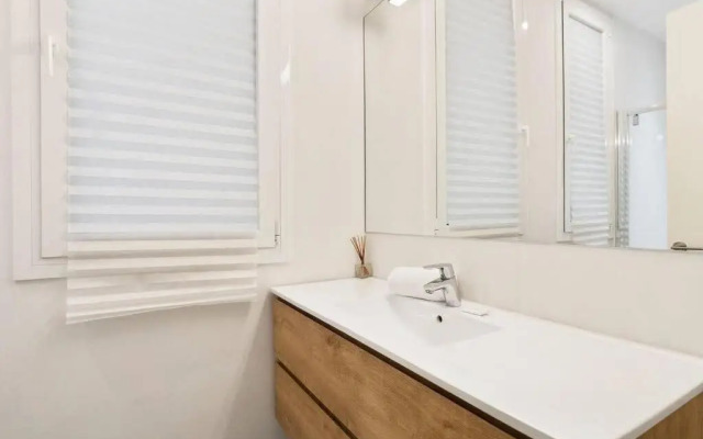 Arc de Triomf Luxury Modern 2-Bedroom 2-Bathroom