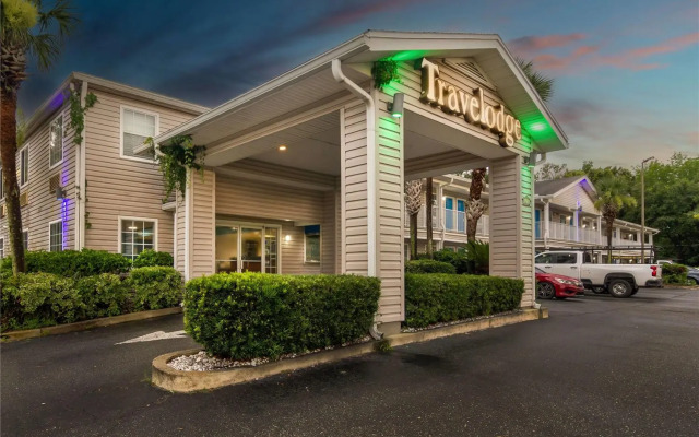 Travelodge Suites by Wyndham MacClenny/I-10