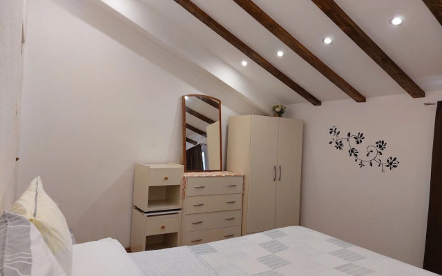 Apt Lavender on Nincevica St-1 BR Apt