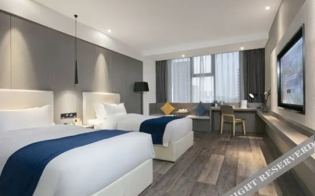 Yihai Hotel (Zhengzhou South China City Longhu Jinyi City Shopping Center Branch)