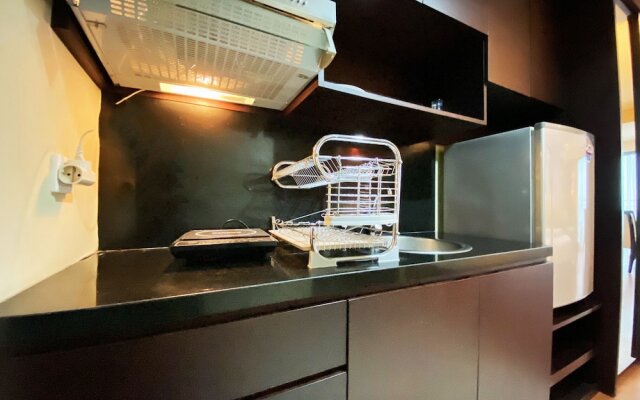 Fancy And Nice Studio At El Royale Apartment