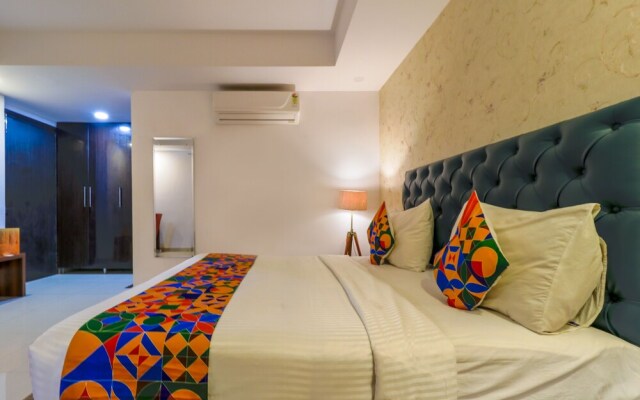 Tipsyy Inn Suites 007