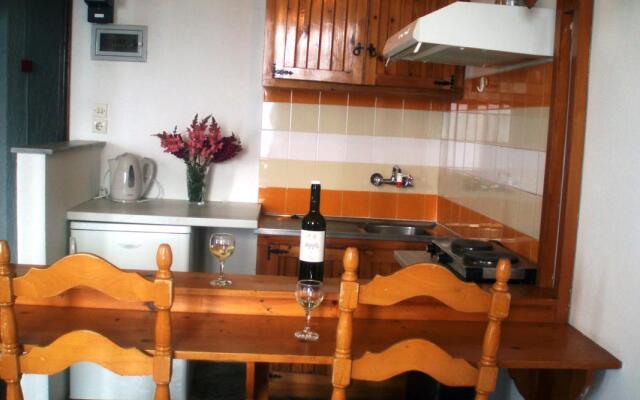 Scorpios Hotel & Suites