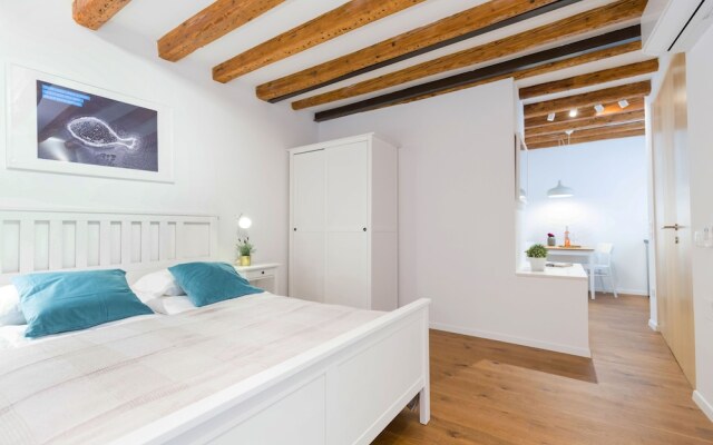 Cozy Montalbano Studios by Irundo