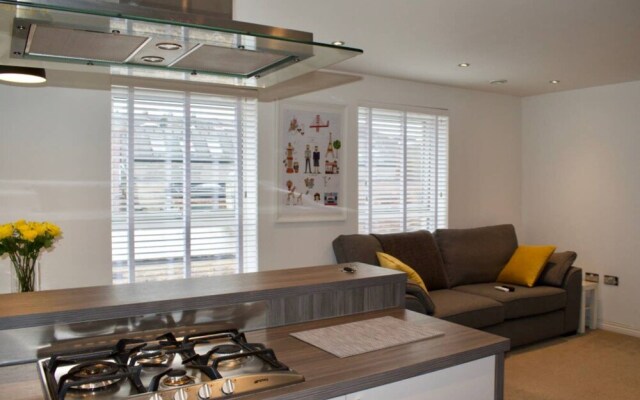 Modern Edinburgh Flat Close To City Centre