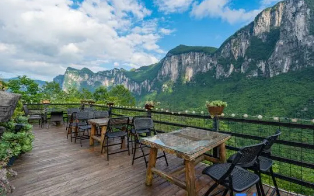 Flower Valley · Real-Scene Homestay – Outside – Enshi Prefecture