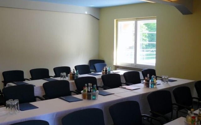 Haus des Volkes - Das Bauhaushotel