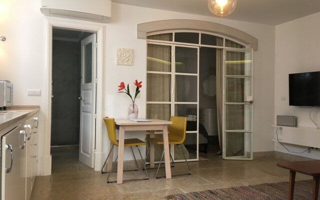 Almamater Lisbon Apartments