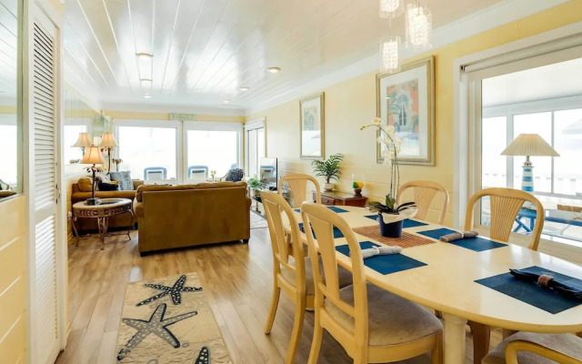 Between the Dunes: Breezy Beachfront Oceano Home!