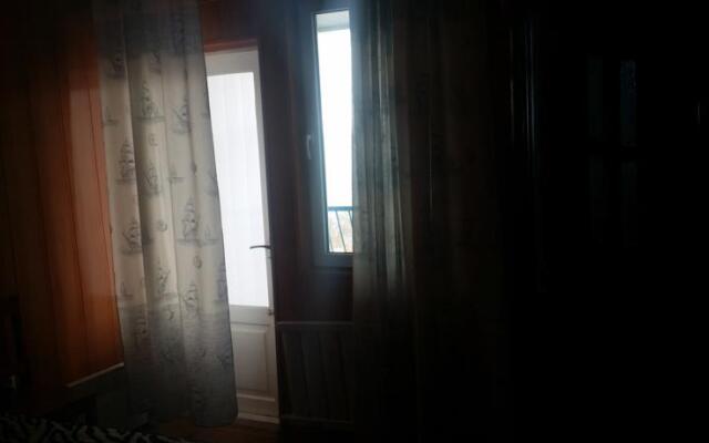 Asfandiar Hotel