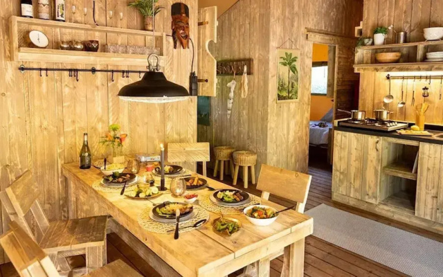 Luxury Sunshine Tent in Dochamps