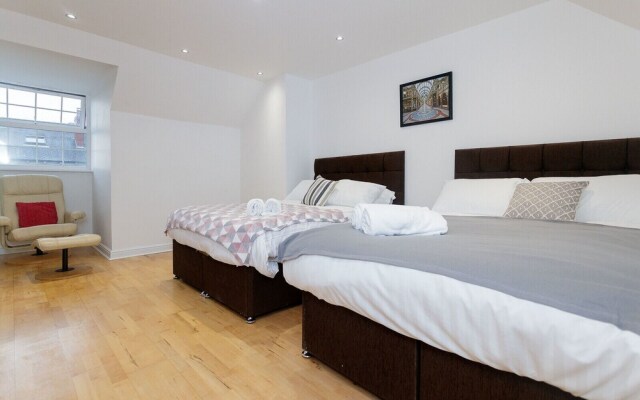 Leeds Townhouse Apartments 7 Beds in 4 Bedrooms