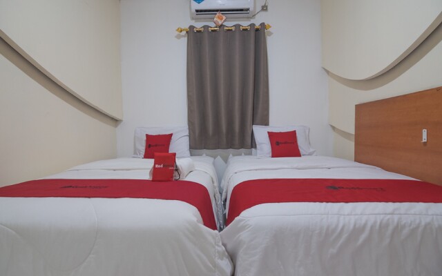 RedDoorz Premium @ Kahai Beach Lampung