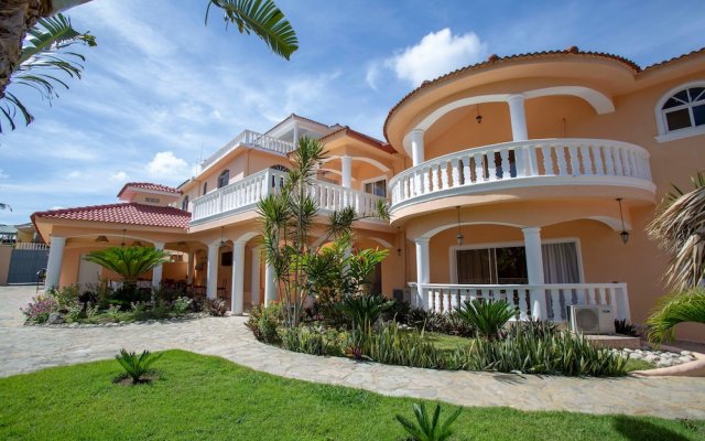 Private 6 Bedroom Villa Great for Parties