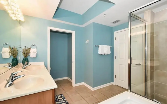 Silver Beach Towers 1003 West