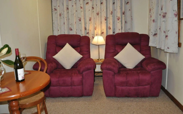 Sharonlee Strahan Villas