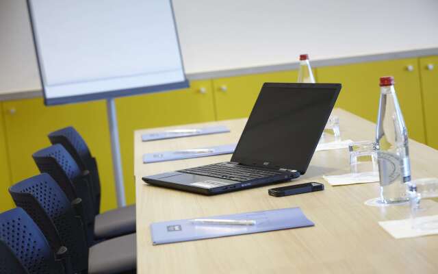 Kyriad Prestige Pau - Zenith - Palais Des Sports