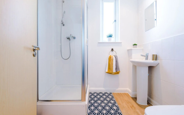3 Bed House Manchester by MCR Dens