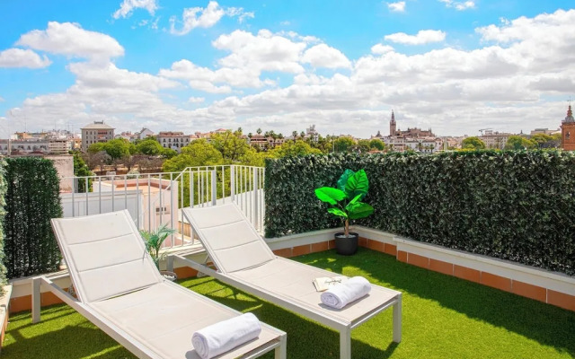 Marvelous Penthouse With 3 Terraces in Triana. Castilla III