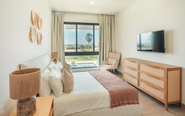 4 Guest 2 Bedrooms Balcony and Shared Pool
