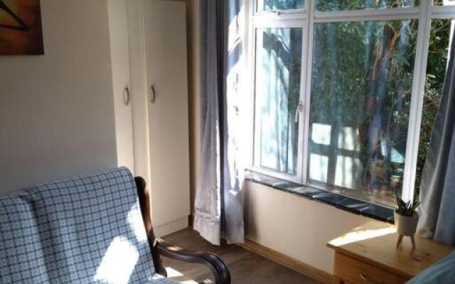 Cosy and sunny 1 bedroom place