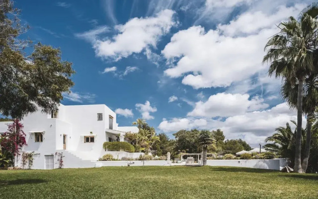 Impressive Holiday Home With Views