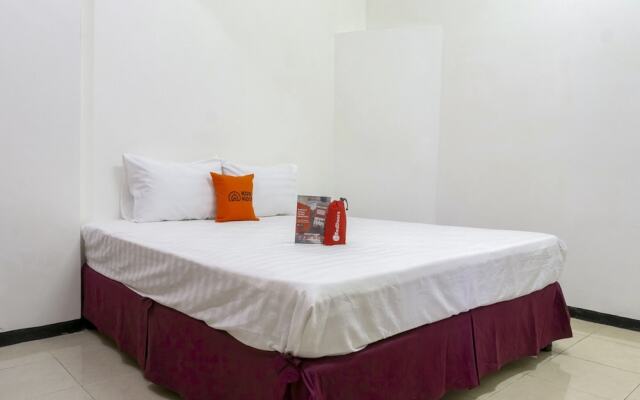 RedDoorz near Widya Mandala University