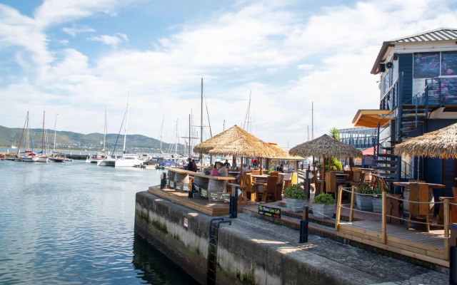 Waterfront- 11 South Quay