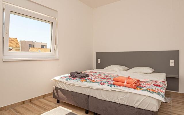 Nice Apartment in Brodarica With Wifi and 1 Bedrooms