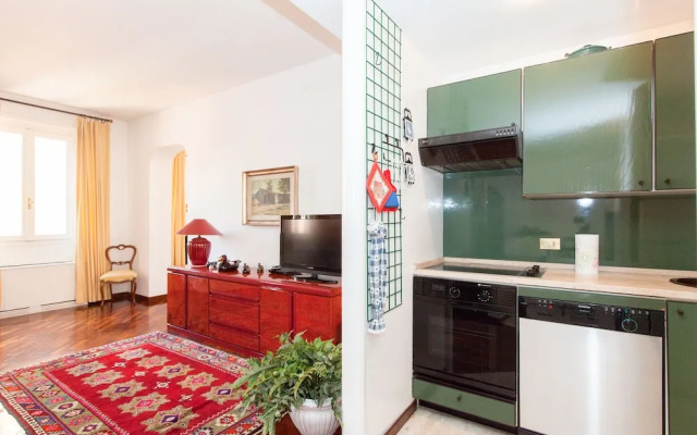 Beautiful Roman Apartment Next To Trevi Fountain