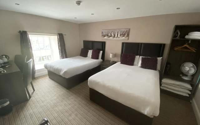 The Three Horseshoes Hotel