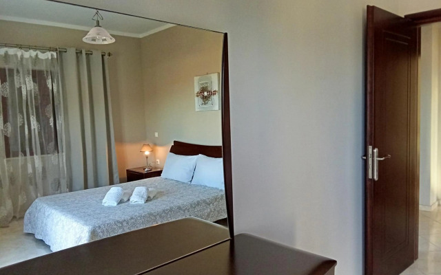 The high level Villa with amazing views 5'from falassarna!