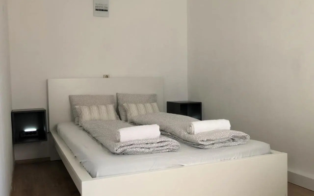 Central Apartment near subway station 2