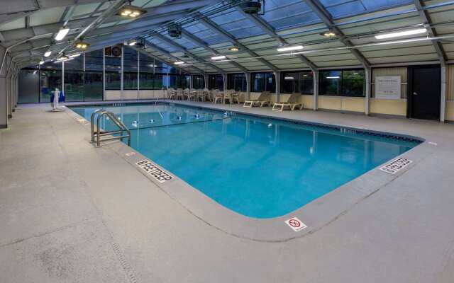 Baymont by Wyndham White Plains - Elmsford