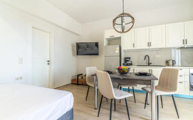 Elegant Suite 1 Near the Beach