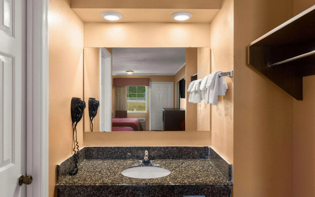 Econo Lodge Cornersville