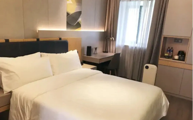 Ease Hotel (Shanghai Stadium Wanping South Road)