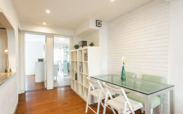 Cosy Parliament by Homing