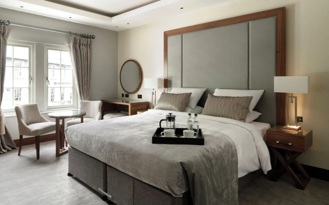 One Warwick Park Hotel