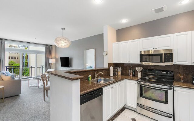 Belltown Perch explore like a local