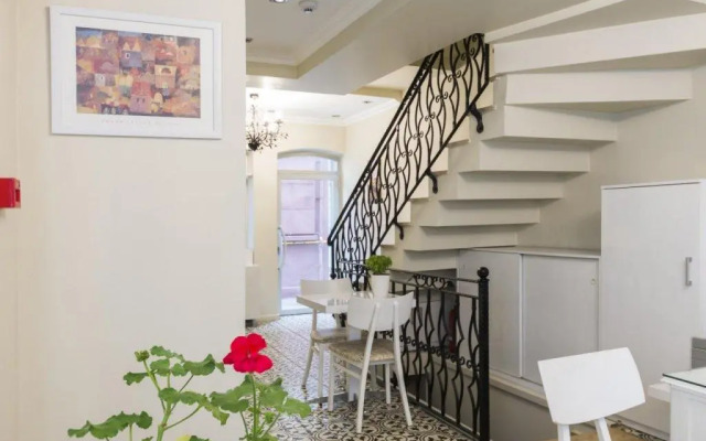 The Little House Hostel