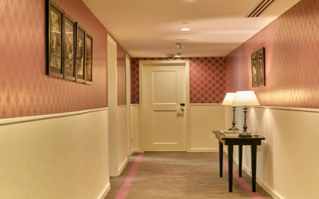 The Waverly Hotel & Residences