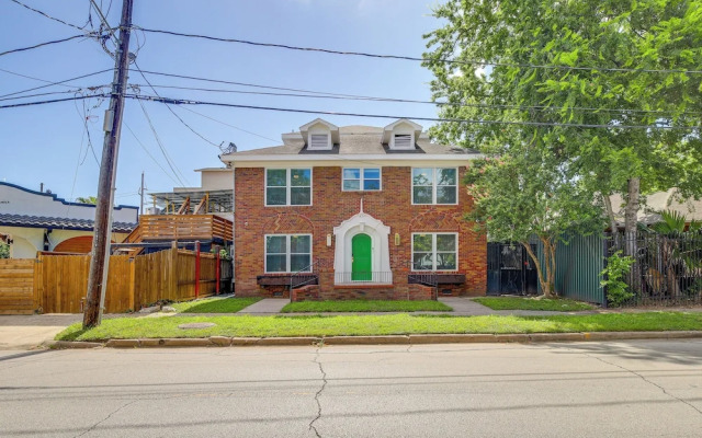 Pet-friendly Houston Apartment: Walk to Midtown!